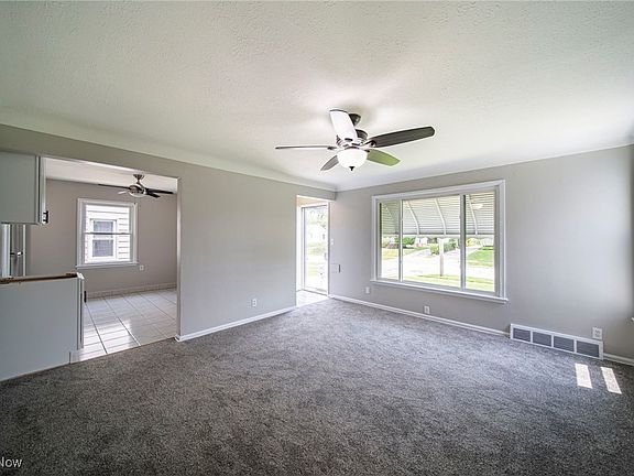 5th image of 1426 Orchard Heights Dr