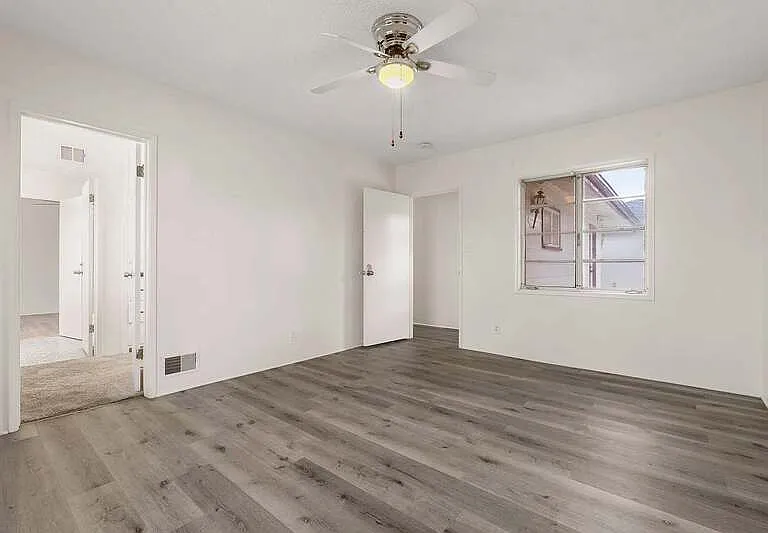 590 N Cambridge St — Photo 30