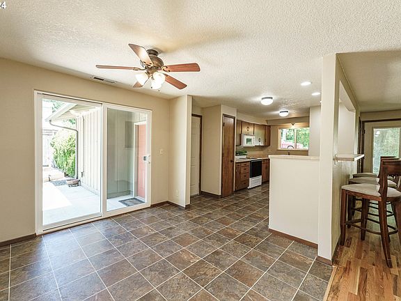 3rd image of 15105 SE Laurie Ave