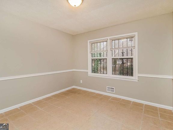 5th image of 4033 Emerald North Cir