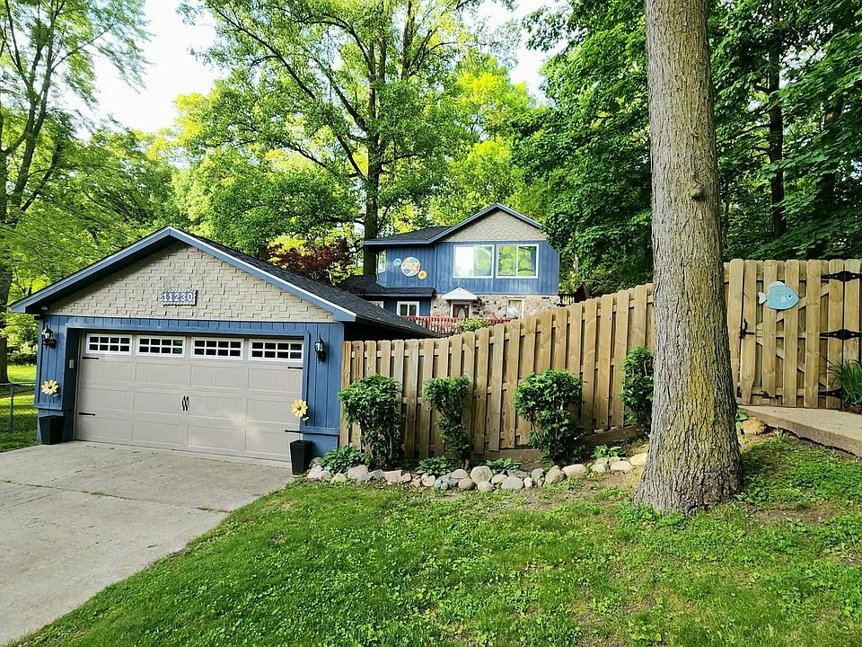 1st image of 11230 Lakeshore Dr