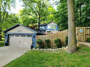 11230 Lakeshore Dr, Three Rivers, MI 49093