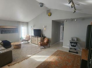 1218 Ballantrae Pl APT C, Mundelein, IL 60060