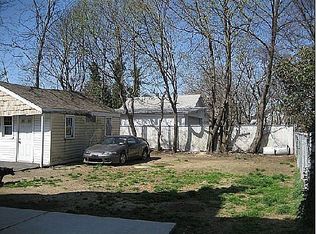 19 Donahue Ave, Inwood, NY 11096