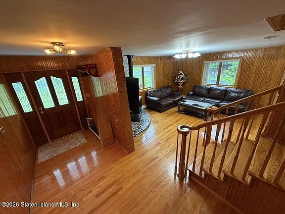 5th image of 21 Hedges Rd