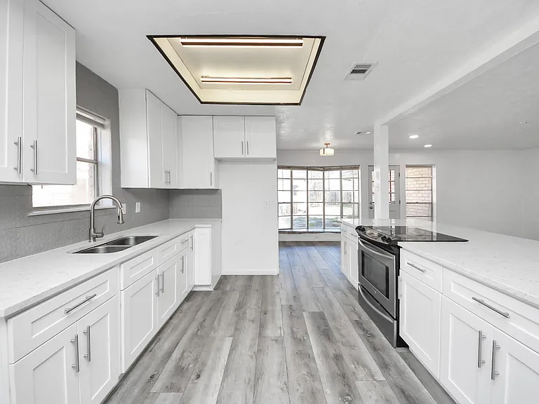 8011 La Roche Ln — Photo 24