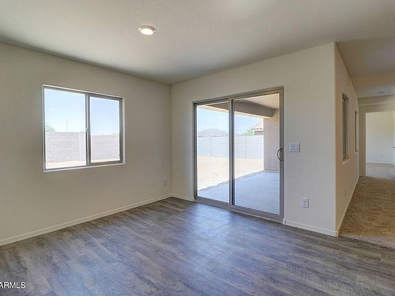 5th image of 481 W Black Hawk Pl