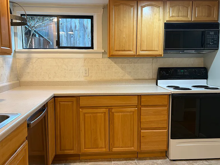 2028 14th Ave W #B — Photo 22