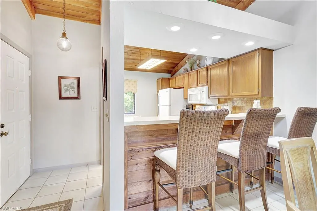 2 bed, 2.0 bath, 1100 sqft, $3,000 — Photo 3