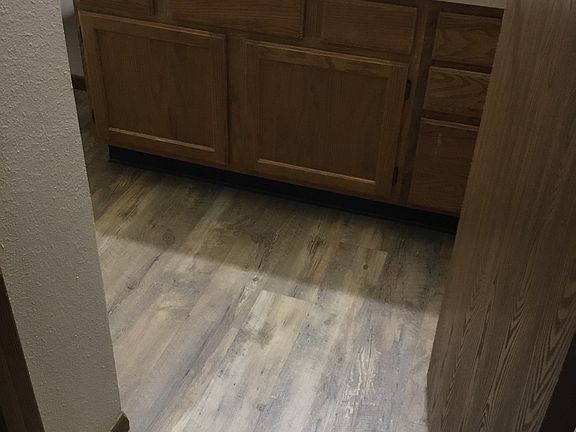 5th image of 2843 Hawken St #19