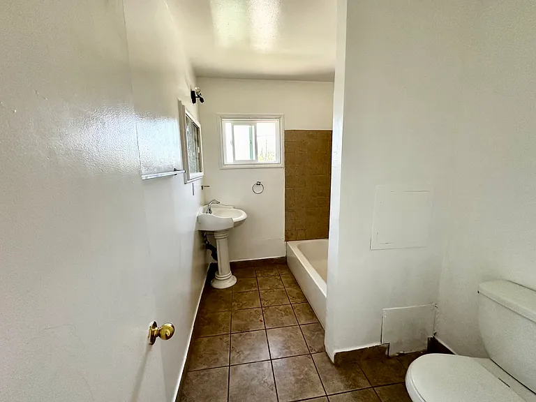 6813 San Luis Ave #C — Photo 8