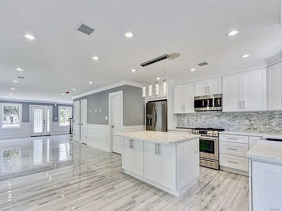 5th image of 719 New York Ave