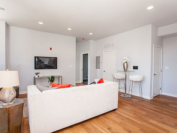 3rd image of 5938 Henry Ave APT 25