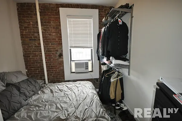 Rented by REAL New York | media 17