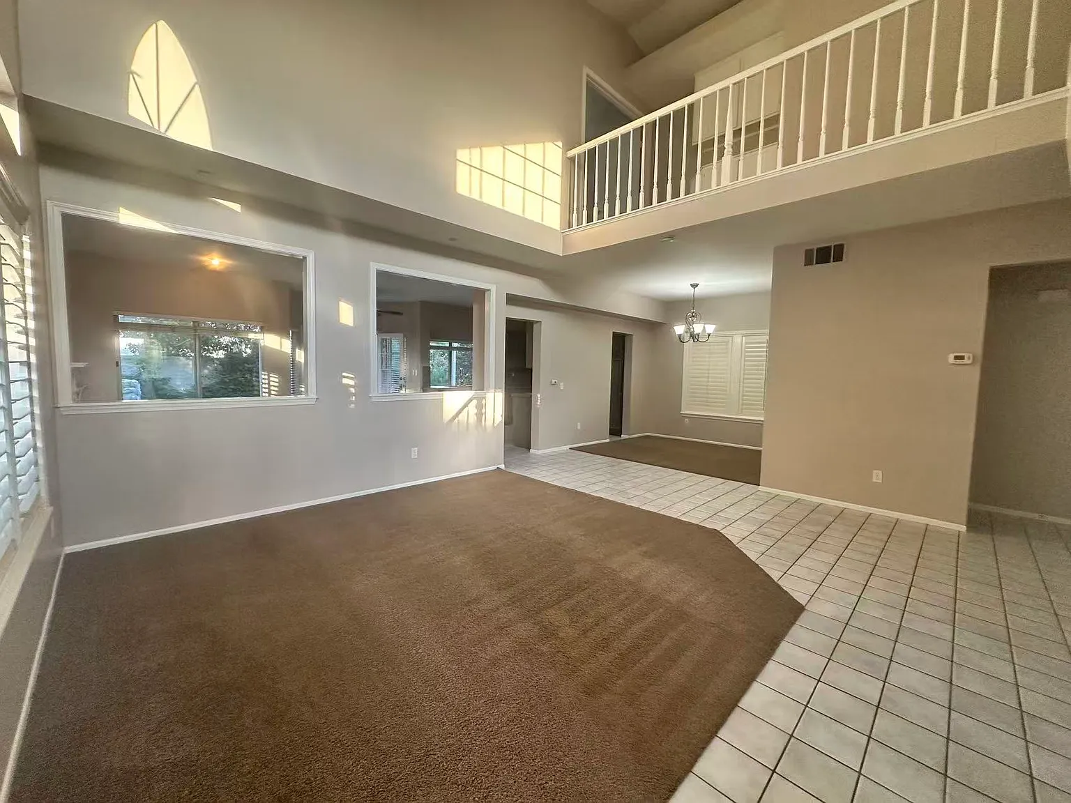 4 bed, 1922 sqft, $3,650 — Photo 3