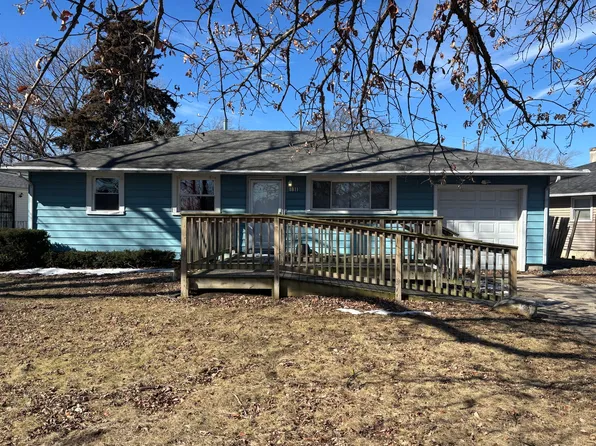 1811 Melanie Ln, Champaign, IL 61821