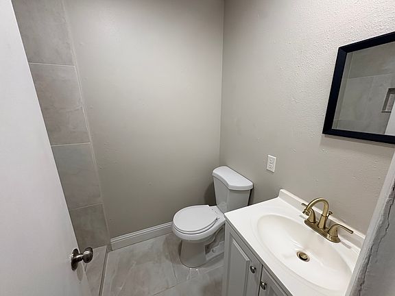 2nd image of 2301 Scott St #12