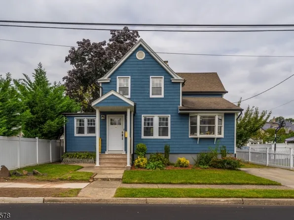 11 Oak St Hm, Moonachie Boro, NJ 07074