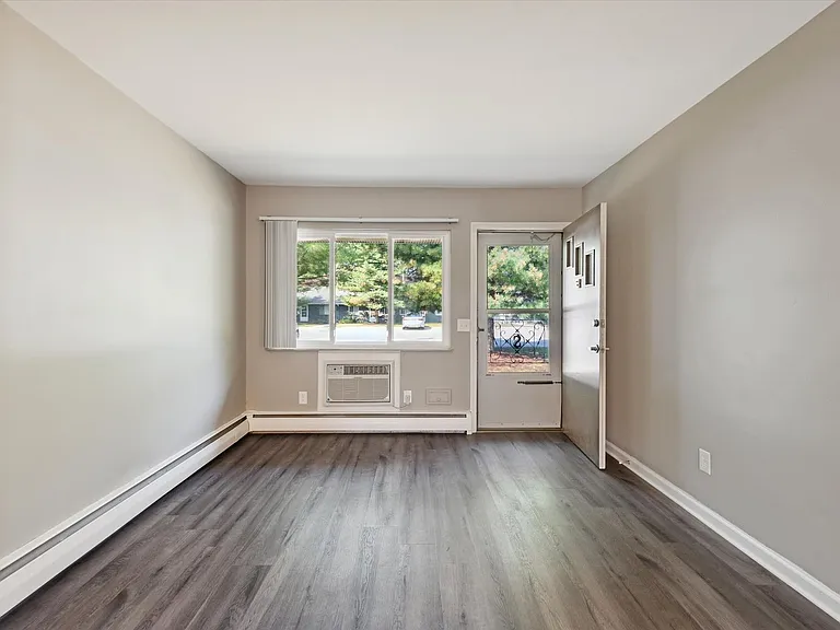 4101 Harvest Ln — Photo 5