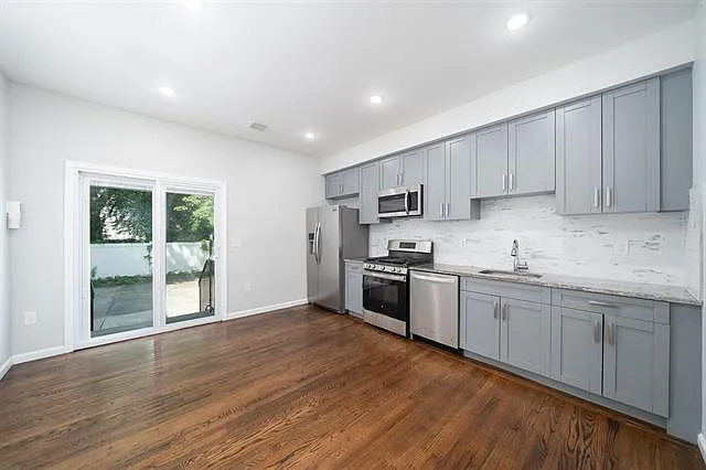 3 bed, $3,150 — Photo 1