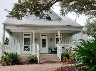 25 Old Cottage Beach Dr, Rockport, TX 78382
