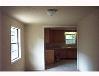 5th image of 3026 Regent St