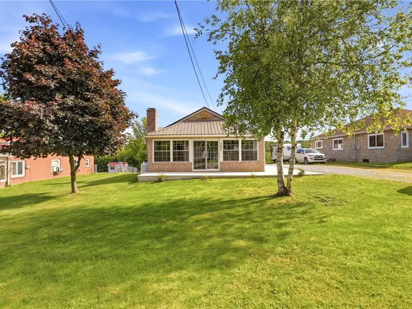 1453 Pitt St, Jennerstown, PA 15547