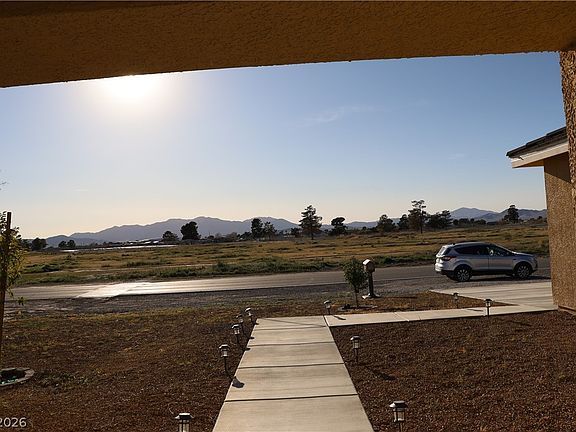 4th image of 3016 Mount Charleston Dr