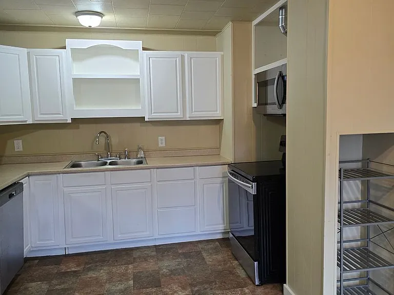 2531 Stephenson Ave #A — Photo 10