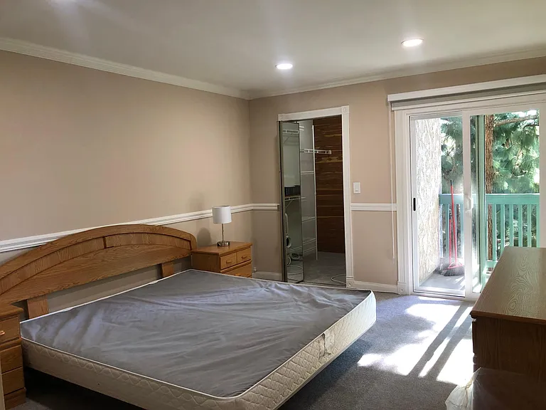 552 N Bellflower Blvd — Photo 6