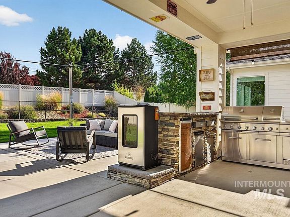 5th image of 11151 W Carriage Hill Ct