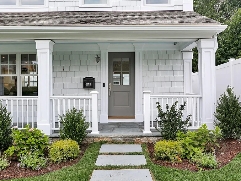 257 Bruce Park Ave #B — Photo 1
