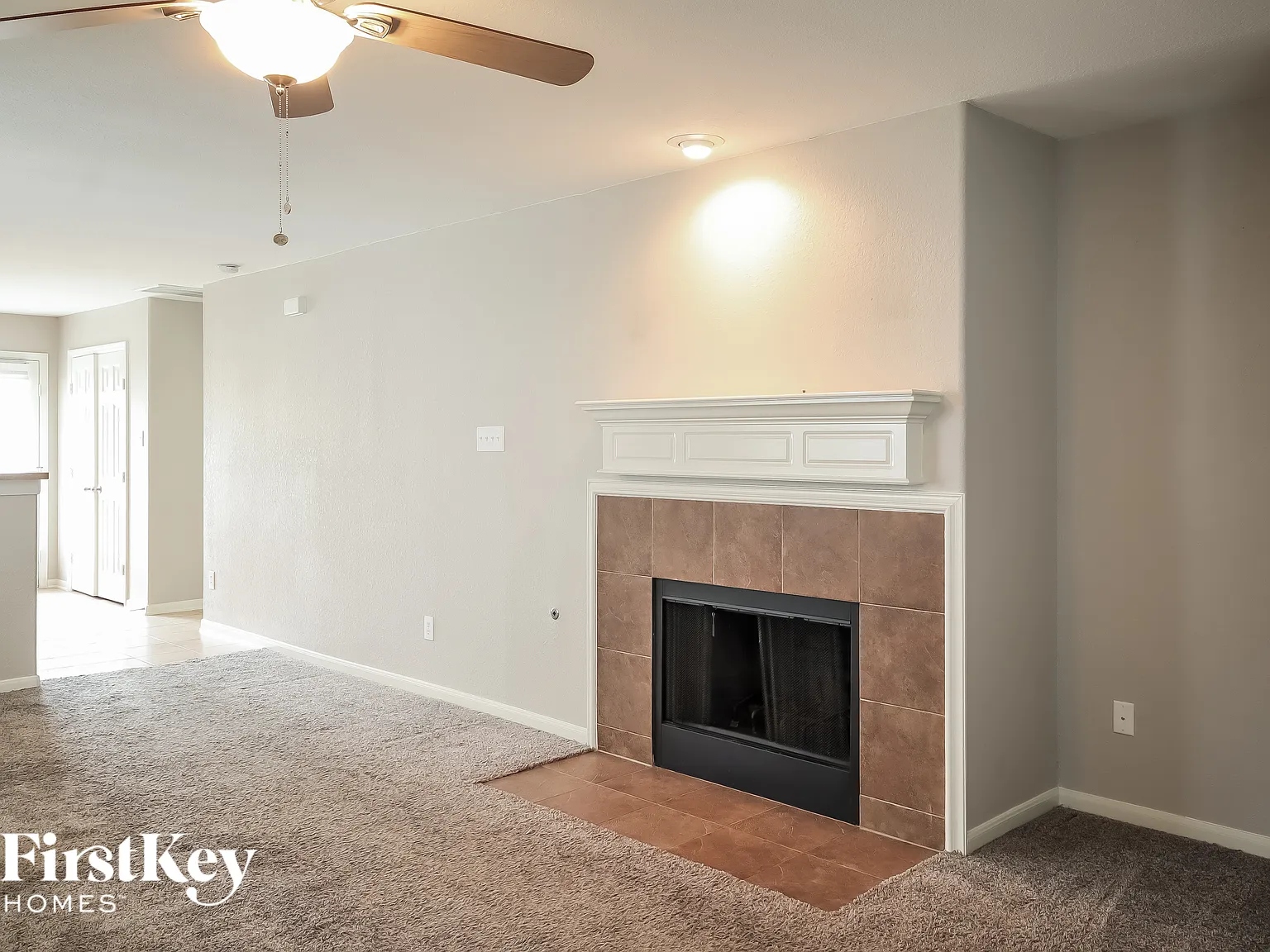 3 bed, 2.0 bath, 1206 sqft, $2,000 — Photo 3