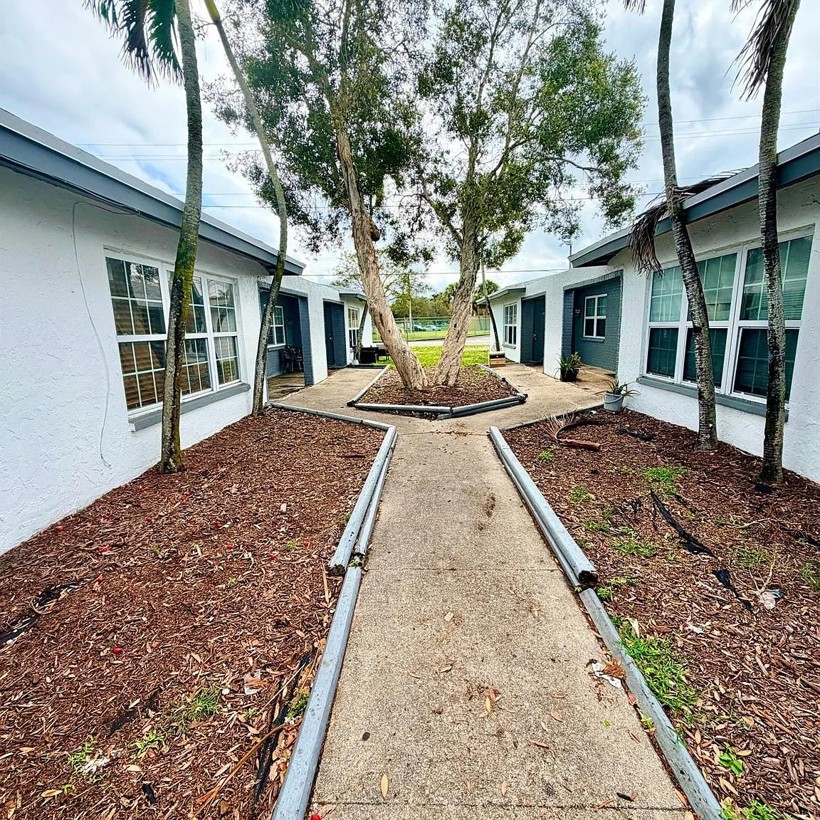 3 bed, 2.0 bath, 1200 sqft, $2,550 — Photo 2