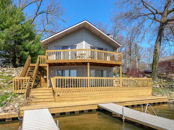 52689 Sheridan Rd, Paw Paw, MI 49079