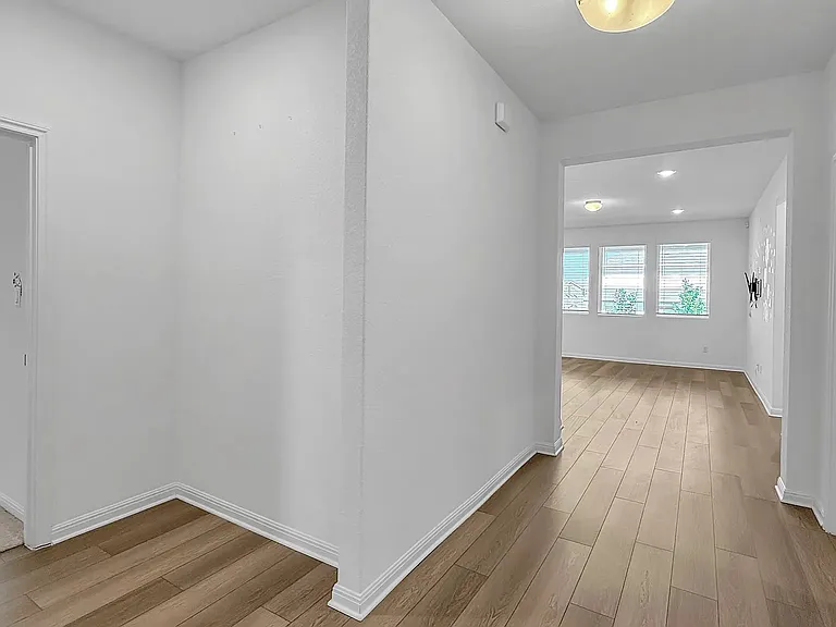 2608 Emerson Trl — Photo 23