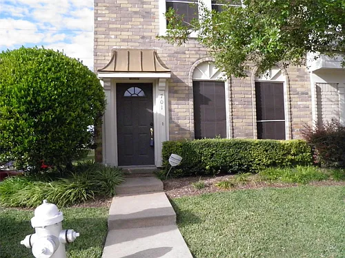 2910 Grants Lake Blvd Photo 1