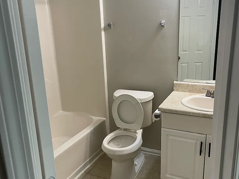 1618 Village Place Cir NE — Photo 9