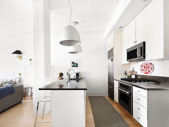 4th image of 70 Washington St APT 12Q