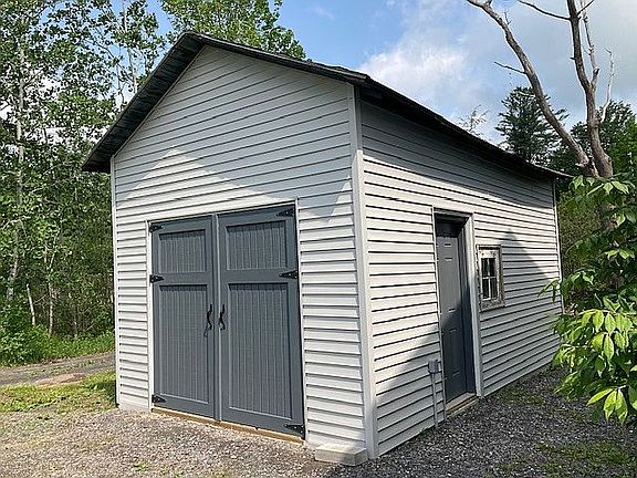3rd image of 27 Gray South Ln