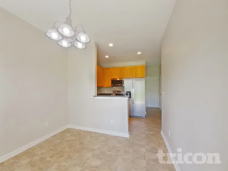 4715 Abercromby St — Photo 8