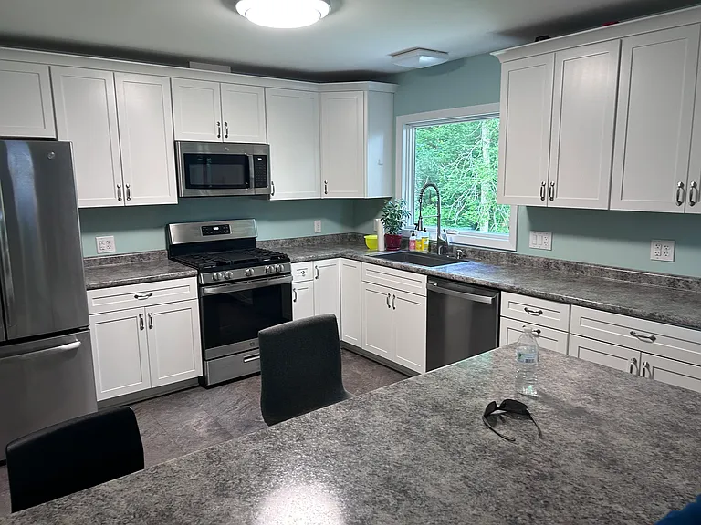 294 Hedgerow Dr — Photo 4