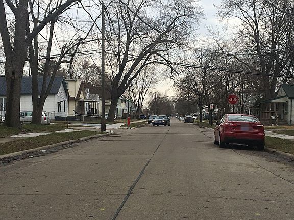 5th image of 618 E Coy Ave