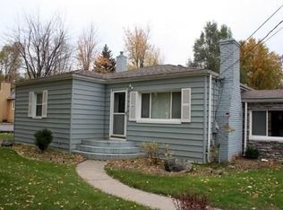 747 Globe Rd, Waterford, MI 48328