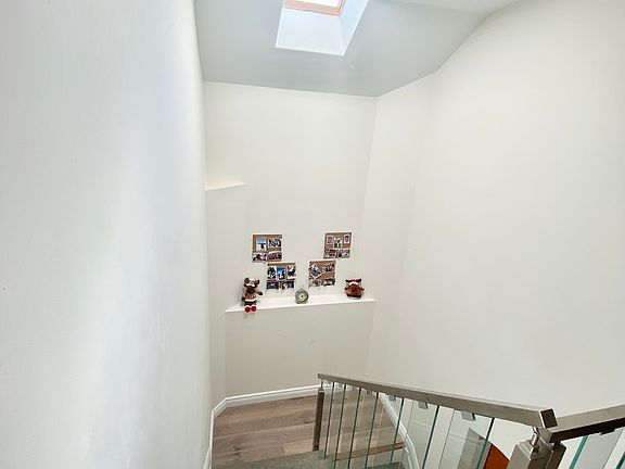 5th image of 302 Grays Rd #202