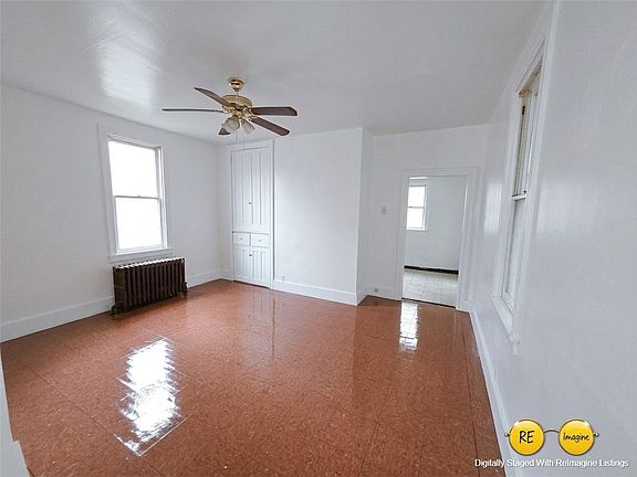 4th image of 380 Stewart St