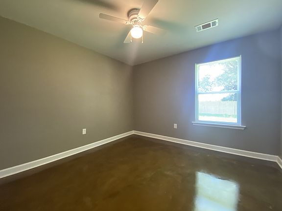 4th image of 213 Teresa Ln