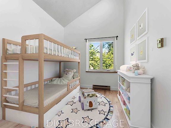 5th image of 332 Iona St