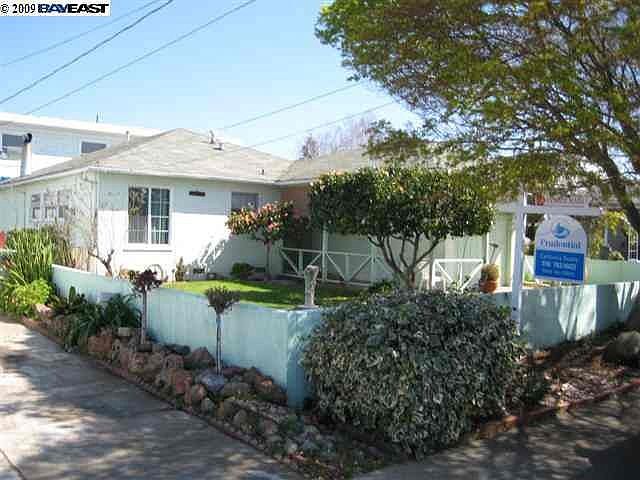 1st image of 32772 Pulaski Dr