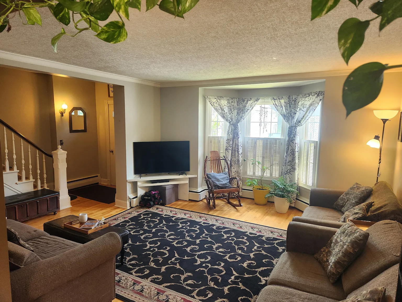 3 bed, 1.5 bath, 1400 sqft, $2,500 — Photo 1